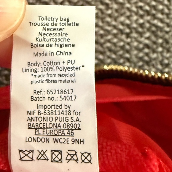 Carolina Herrera Red Floral Women's Makeup Bag Pouch New - Picture 11 of 12